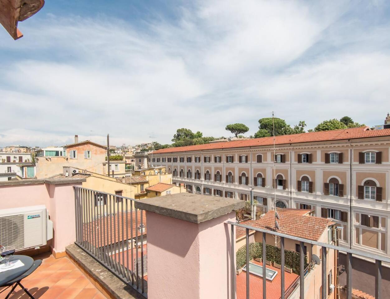Апартаменти Trevi Luxury With Terrace Рим Екстер'єр фото